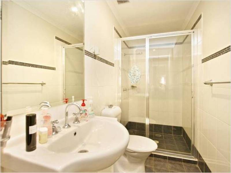 8/21 Third Avenue, Blacktown NSW 2148