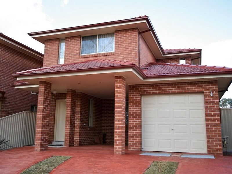 37 Wyena Road, Pendle Hill NSW 2145