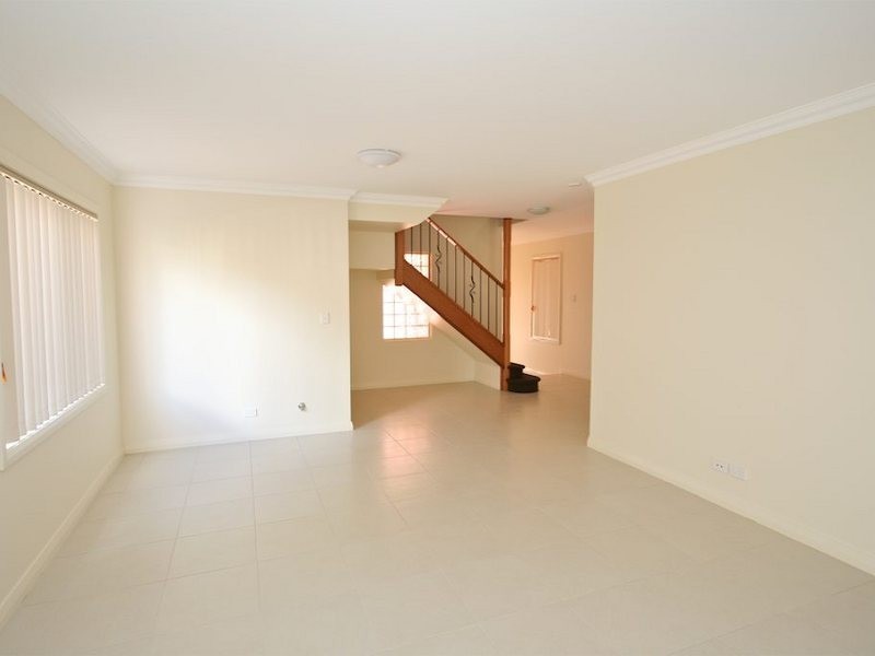 37 Wyena Road, Pendle Hill NSW 2145