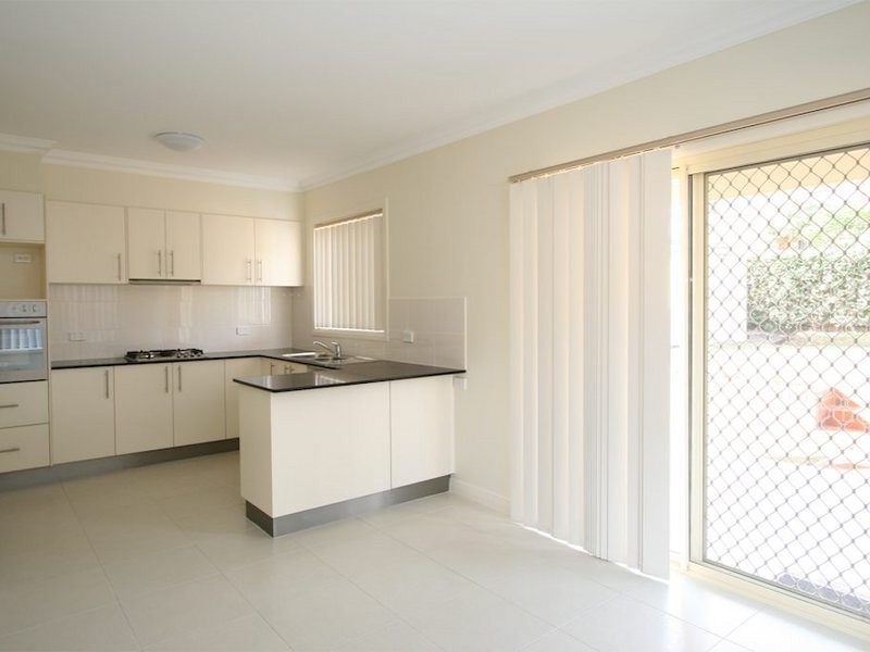 37 Wyena Road, Pendle Hill NSW 2145