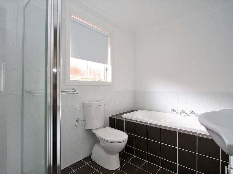 37 Wyena Road, Pendle Hill NSW 2145