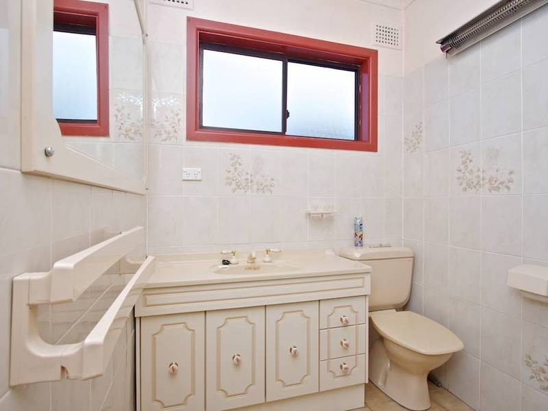 16 Fulton Avenue, Wentworthville NSW 2145