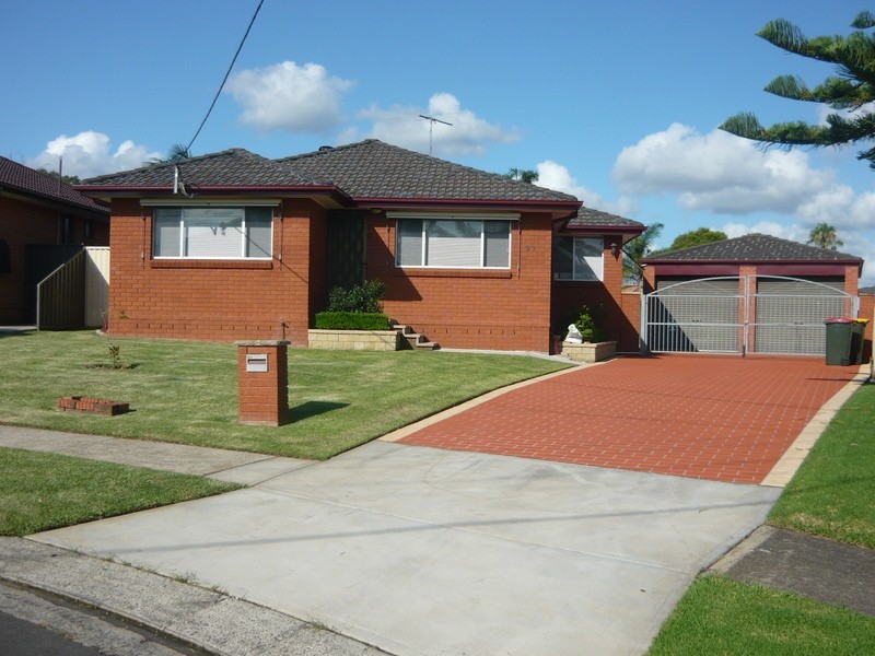 27 Dawn Street, Greystanes NSW 2145