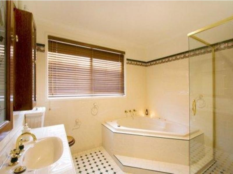 18 Piquet crescent, Toongabbie NSW 2146