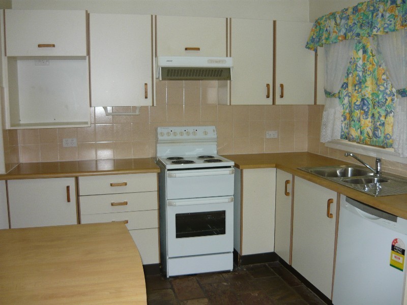 42 Fitzwilliam Road, Toongabbie NSW 2146