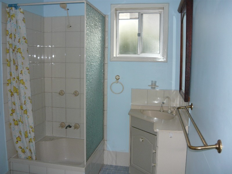 42 Fitzwilliam Road, Toongabbie NSW 2146