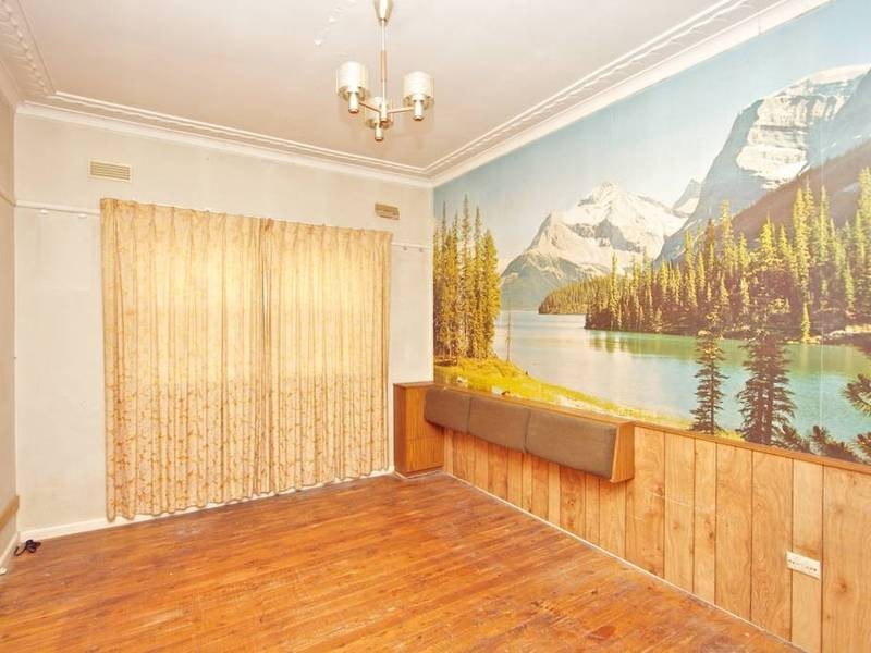 9 Binalong Road, Pendle Hill NSW 2145