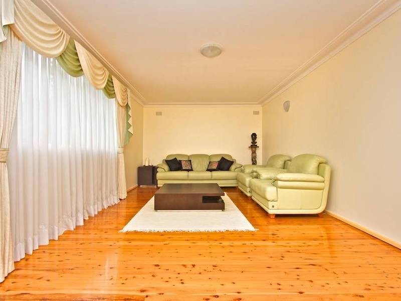 87 Lyle Street, Girraween NSW 2145