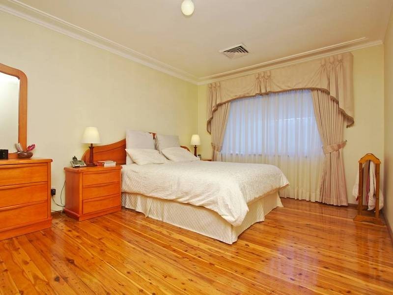 87 Lyle Street, Girraween NSW 2145