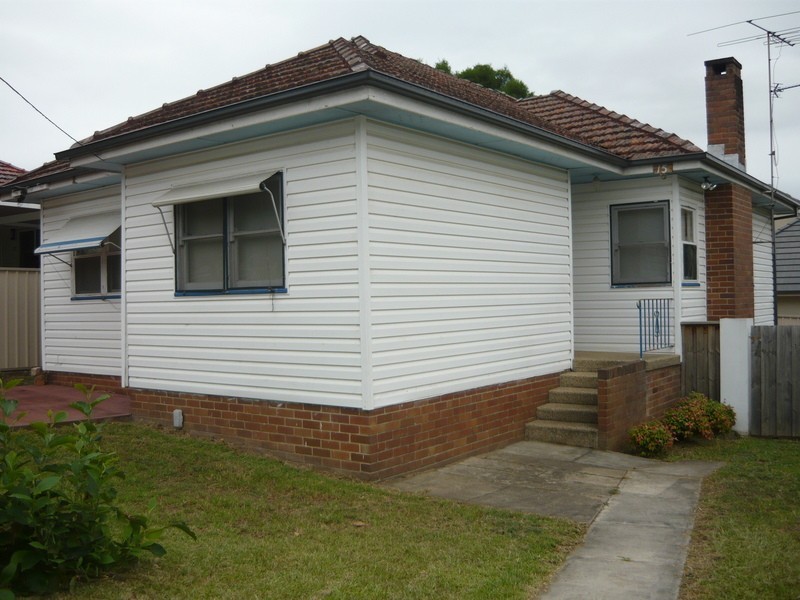 15 Binalong Road, Pendle Hill NSW 2145