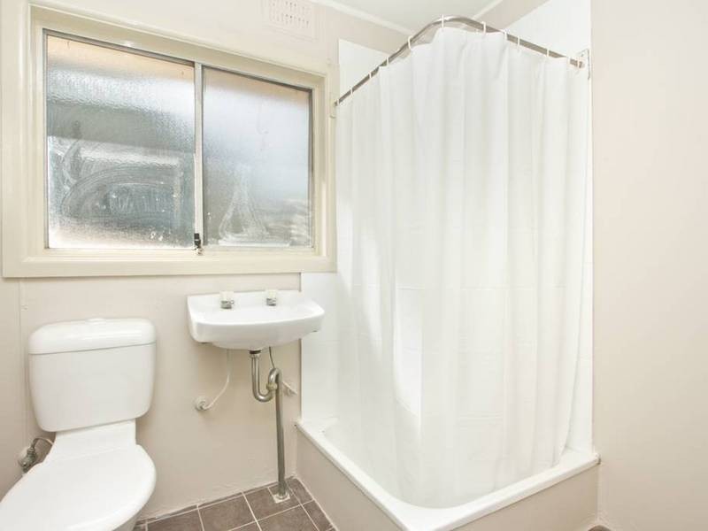 2 Ivy Street, Toongabbie NSW 2146