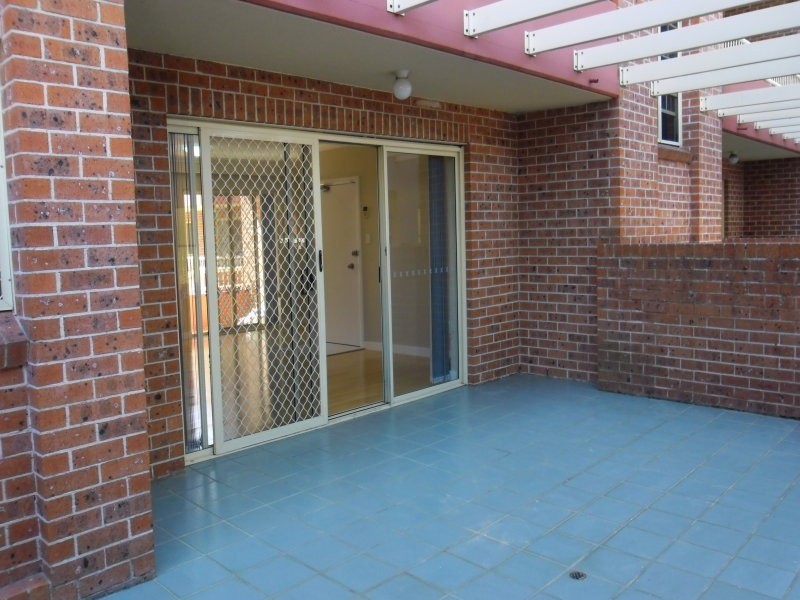 1/211-215 Dunmore Street, Wentworthville NSW 2145