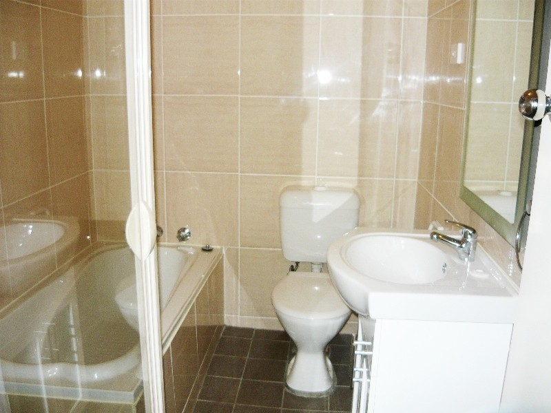 27 Jewelsford Road, Wentworthville NSW 2145