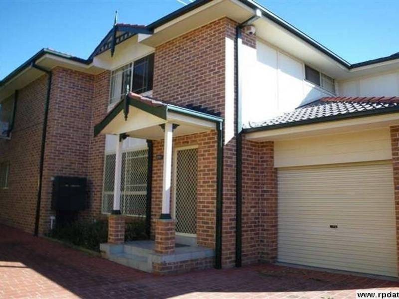 2/163 Targo Road, Girraween NSW 2145