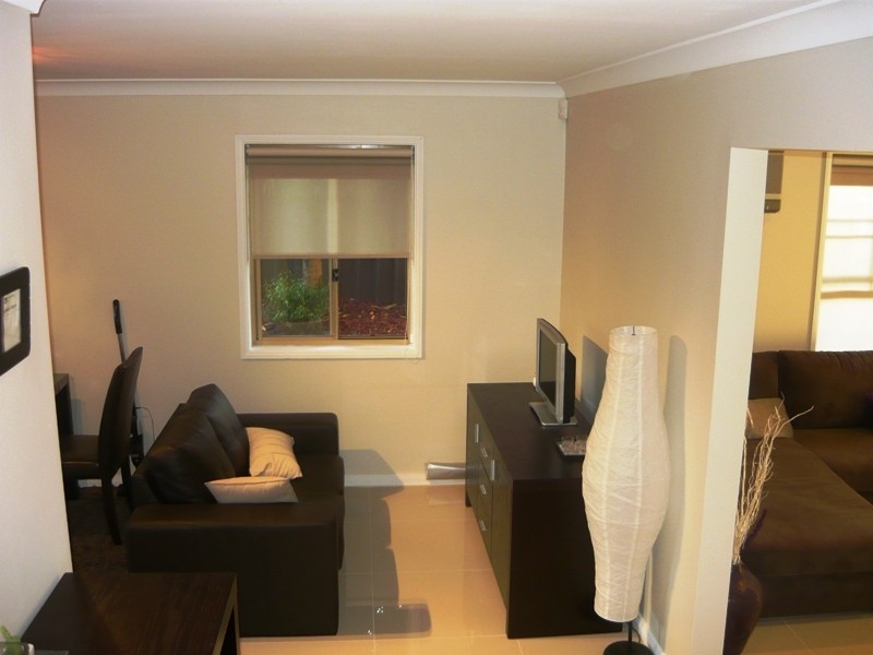 8A Manorhouse Boulevarde, Quakers Hill NSW 2763