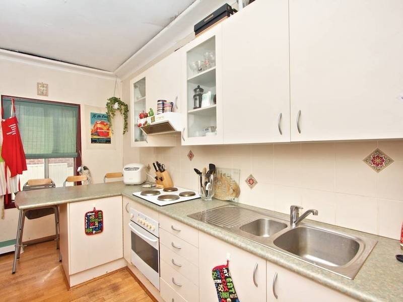 12 Bates Avenue, South Wentworthville NSW 2145