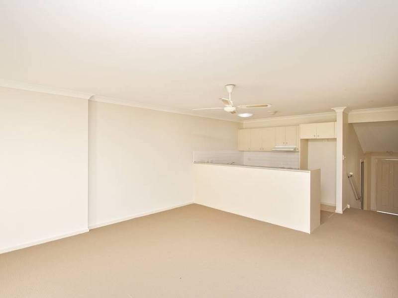 4/37 Binalong Road, Pendle Hill NSW 2145