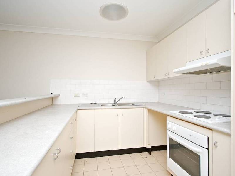 4/37 Binalong Road, Pendle Hill NSW 2145