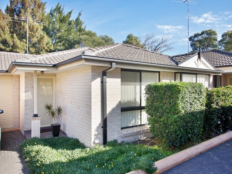 4/24 Tungarra Road, Girraween NSW 2145