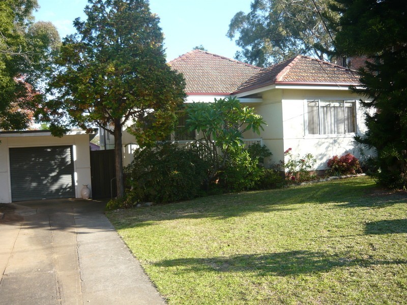 8 Burra Street, Pendle Hill NSW 2145