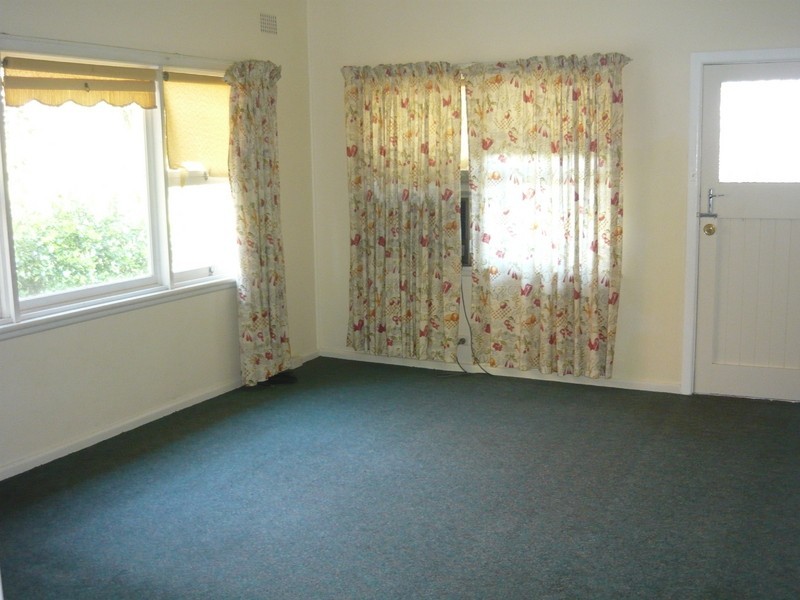 8 Burra Street, Pendle Hill NSW 2145