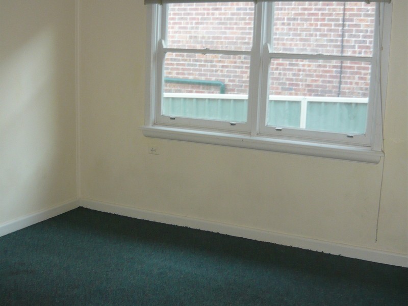 8 Burra Street, Pendle Hill NSW 2145