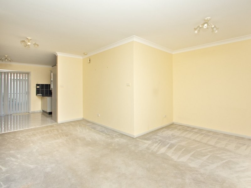 2/87 Oramzi Street, Girraween NSW 2145