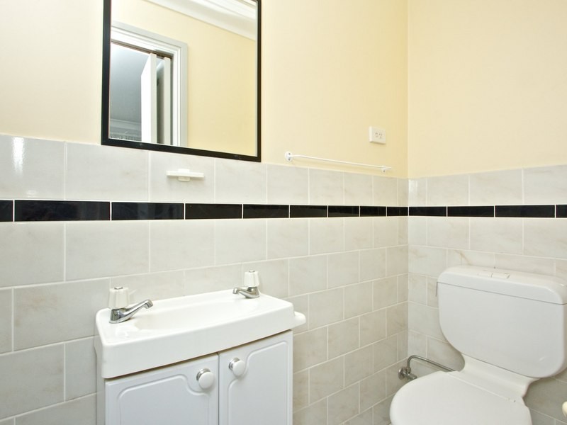 2/87 Oramzi Street, Girraween NSW 2145