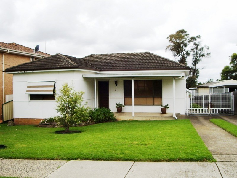 91 Binalong Road, Pendle Hill NSW 2145