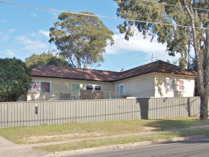 39 Lucretia Road, Toongabbie NSW 2146
