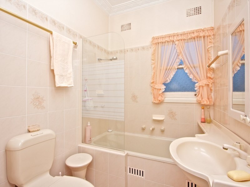 18 Waratah Street, Old Guildford NSW 2161