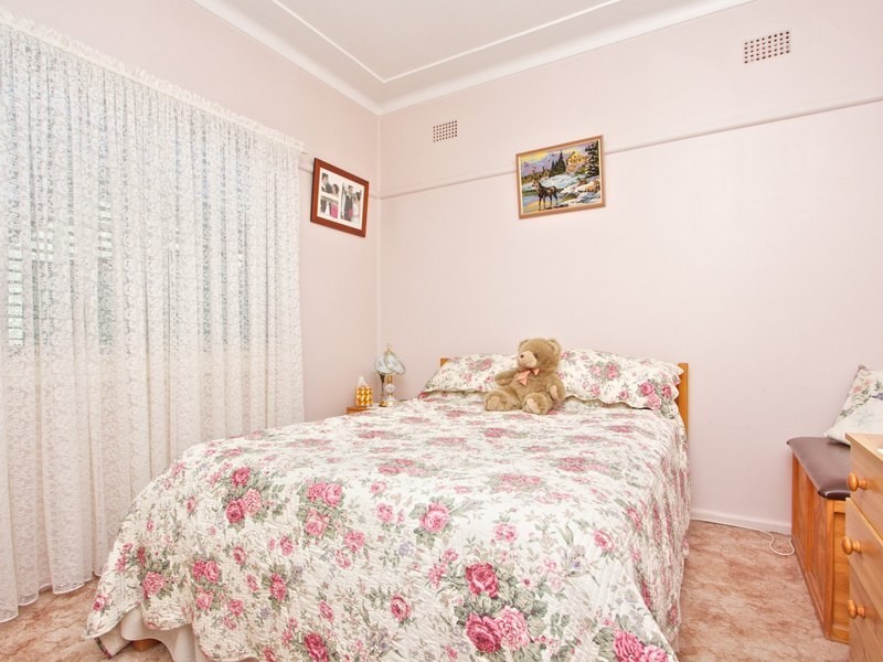 18 Waratah Street, Old Guildford NSW 2161