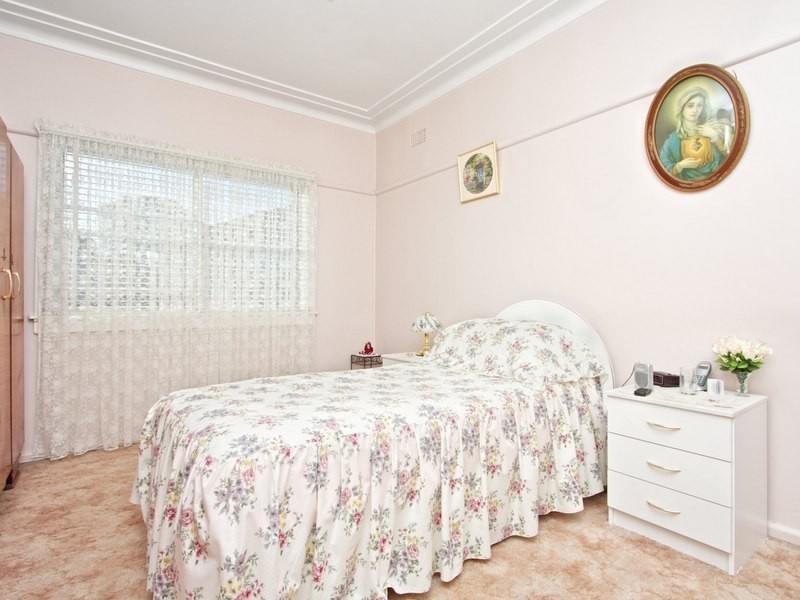 18 Waratah Street, Old Guildford NSW 2161