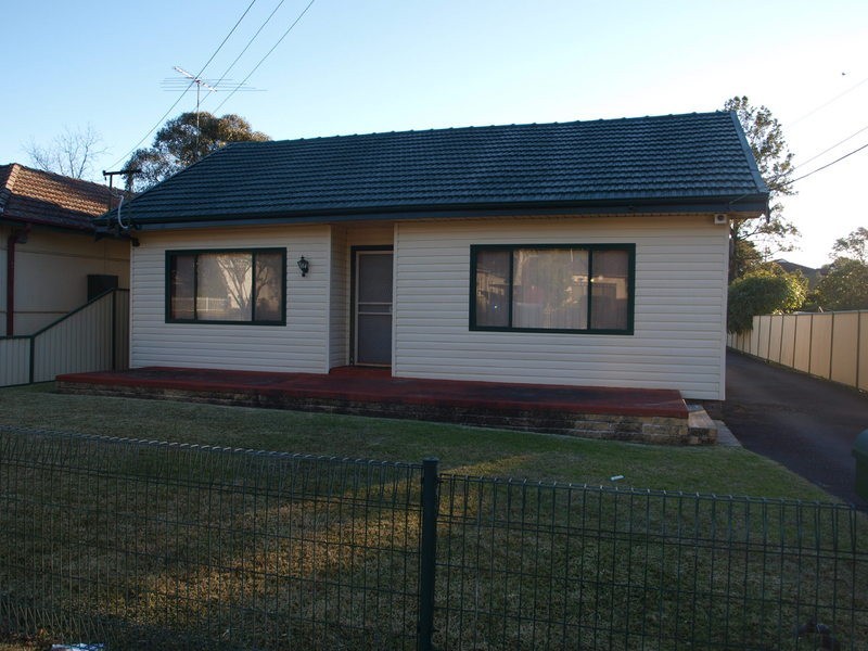 28 Budgeree Road, Toongabbie NSW 2146