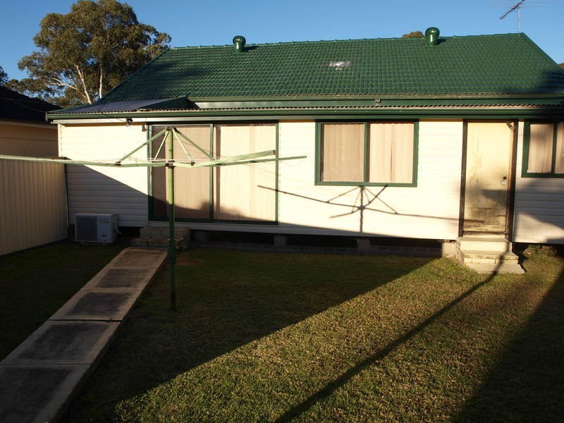 28 Budgeree Road, Toongabbie NSW 2146