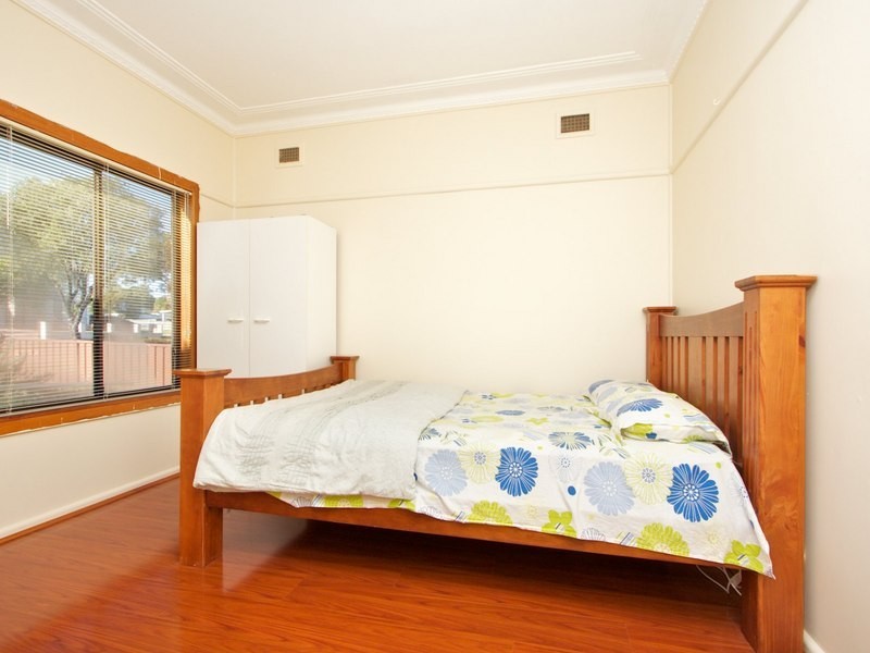 80 Ballandella Road, Toongabbie NSW 2146