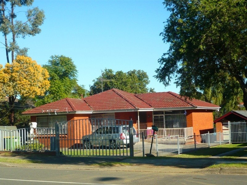 86 Ballendella Road, Toongabbie NSW 2146