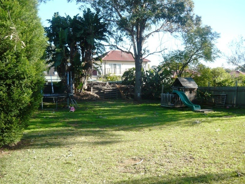 86 Ballendella Road, Toongabbie NSW 2146