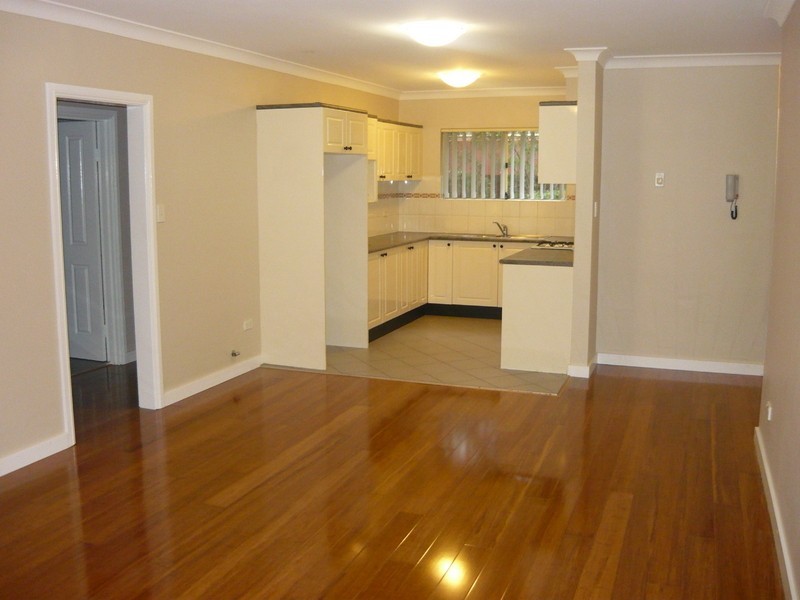 12/211 – 215  Dunmore St, Wentworthville NSW 2145