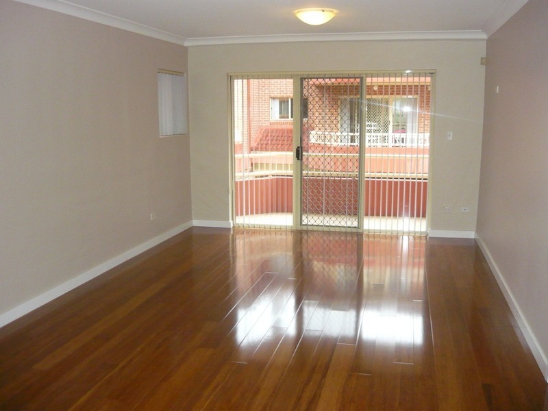 12/211 – 215  Dunmore St, Wentworthville NSW 2145