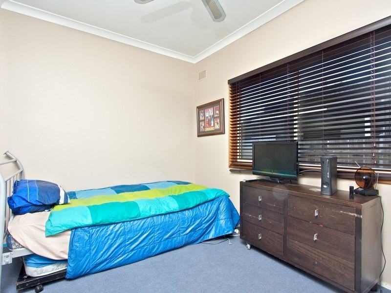 11 Kansas Street, Toongabbie NSW 2146