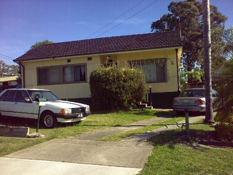 19 Scott St, Toongabbie NSW 2146