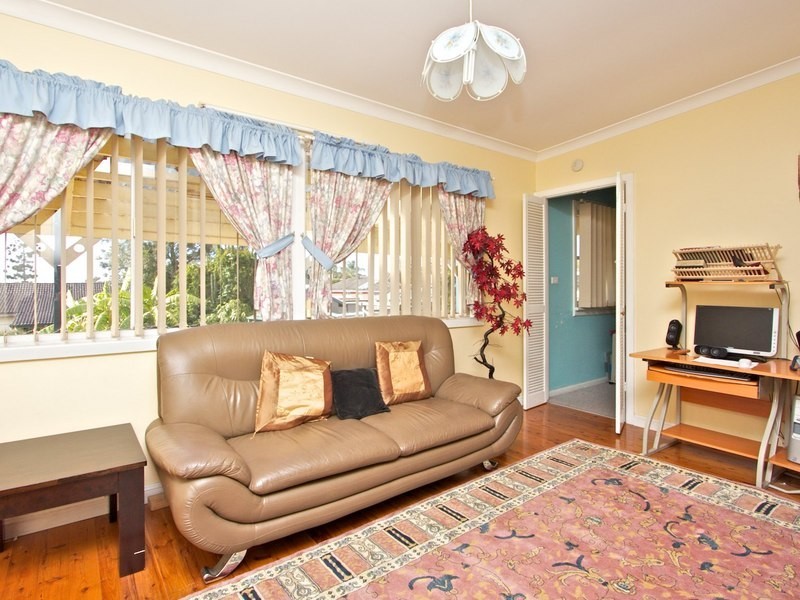 61 Damien Avenue, Greystanes NSW 2145