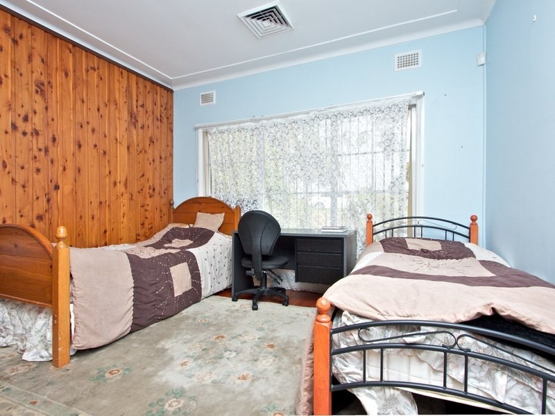 61 Damien Avenue, Greystanes NSW 2145