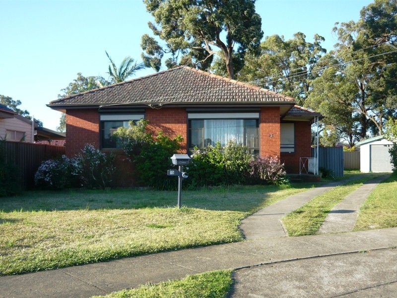 15 Cluden Close, Toongabbie NSW 2146