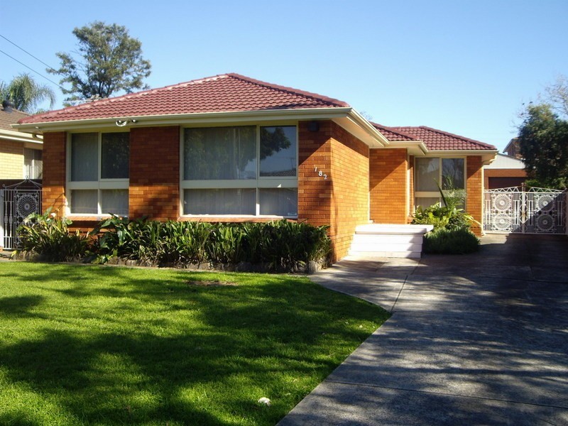 182 Roberta Street, Greystanes NSW 2145