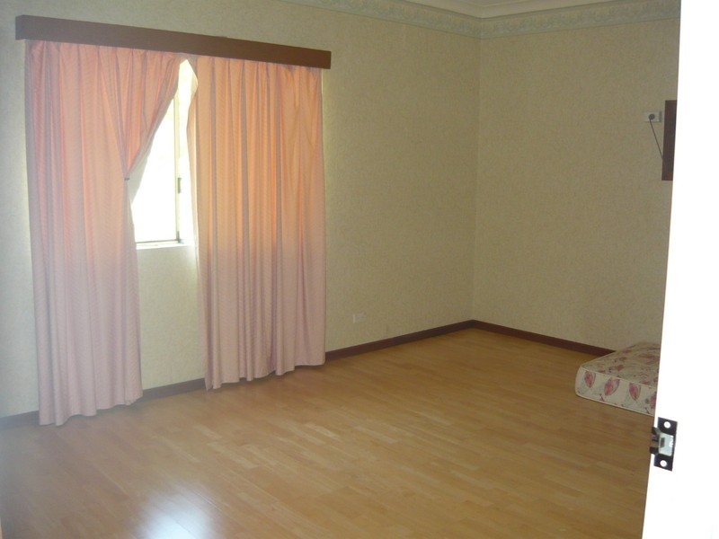 19 Bankshill Crs, Carlingford NSW 2118