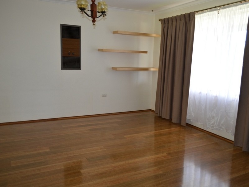 1 Lyn Place, Constitution Hill NSW 2145