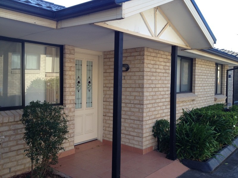 2/25-27 Fullagar Road, Wentworthville NSW 2145