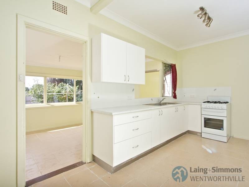9 Merryl Avenue, Old Toongabbie NSW 2146